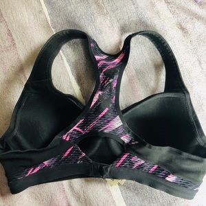 Victoria's Secret Intimates & Sleepwear - VSX Incredible Knockout Sports Bra Victoria's Secret Intimates & Sleepwear - VSX Incredible Knockout Sports Bra